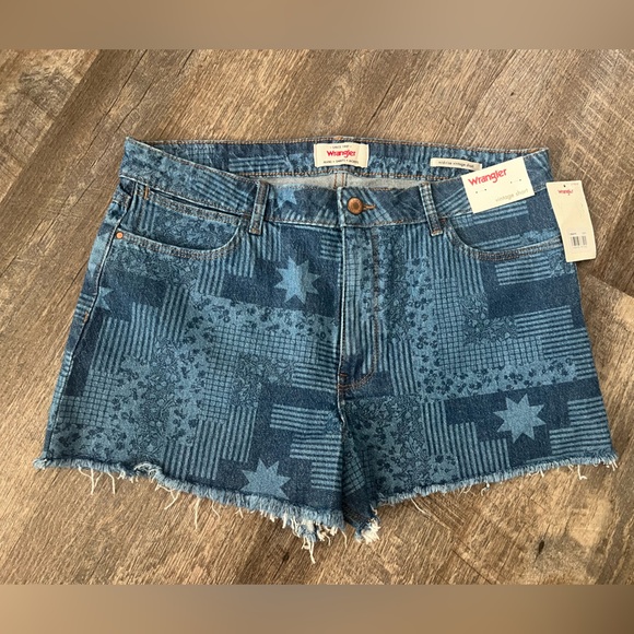 Wrangler Mid-Rise Vintage Short- Size 12 - Picture 1 of 9